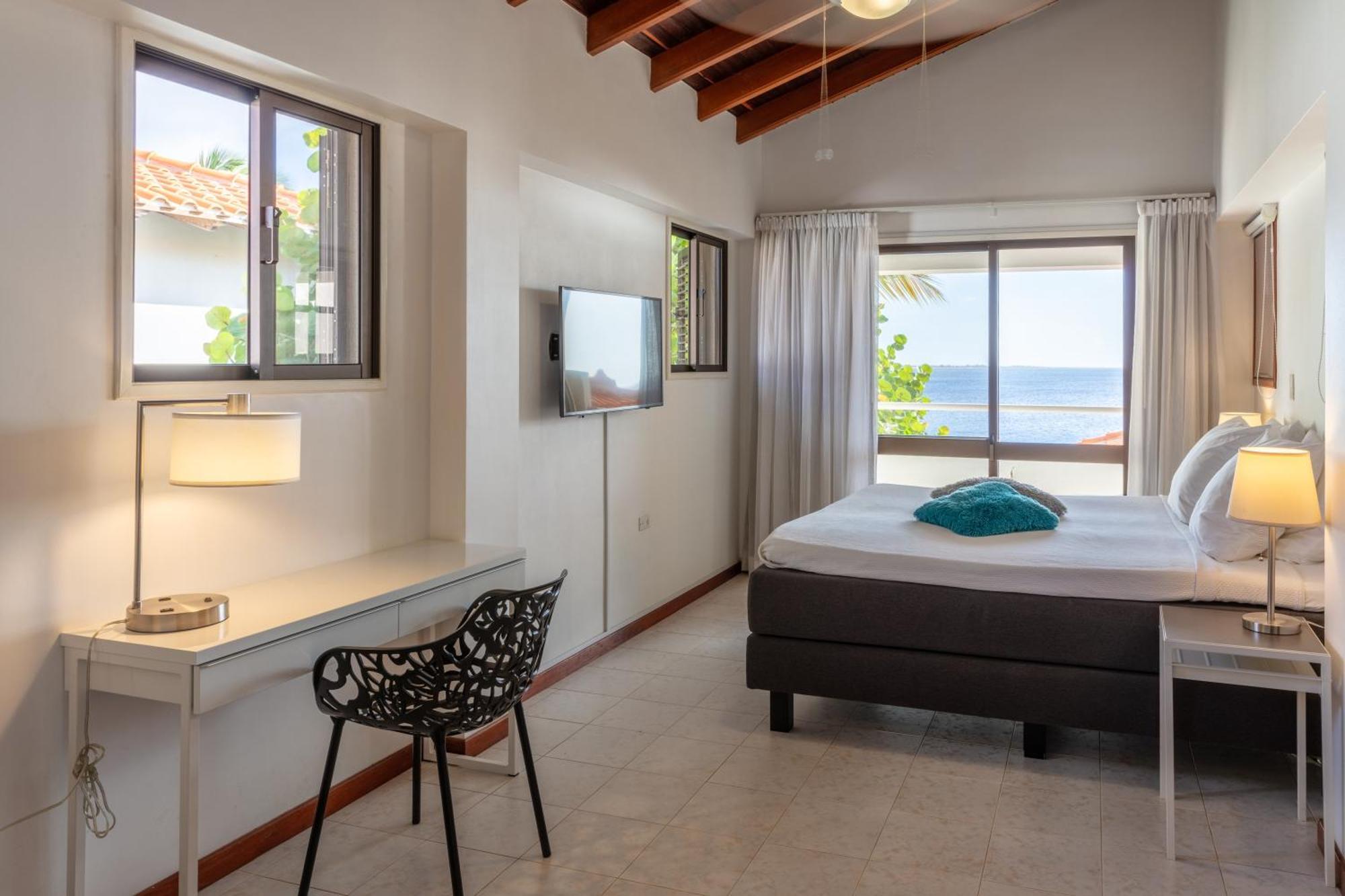 One Ocean Boutique Apartments & Suites Bonaire Playa Room photo