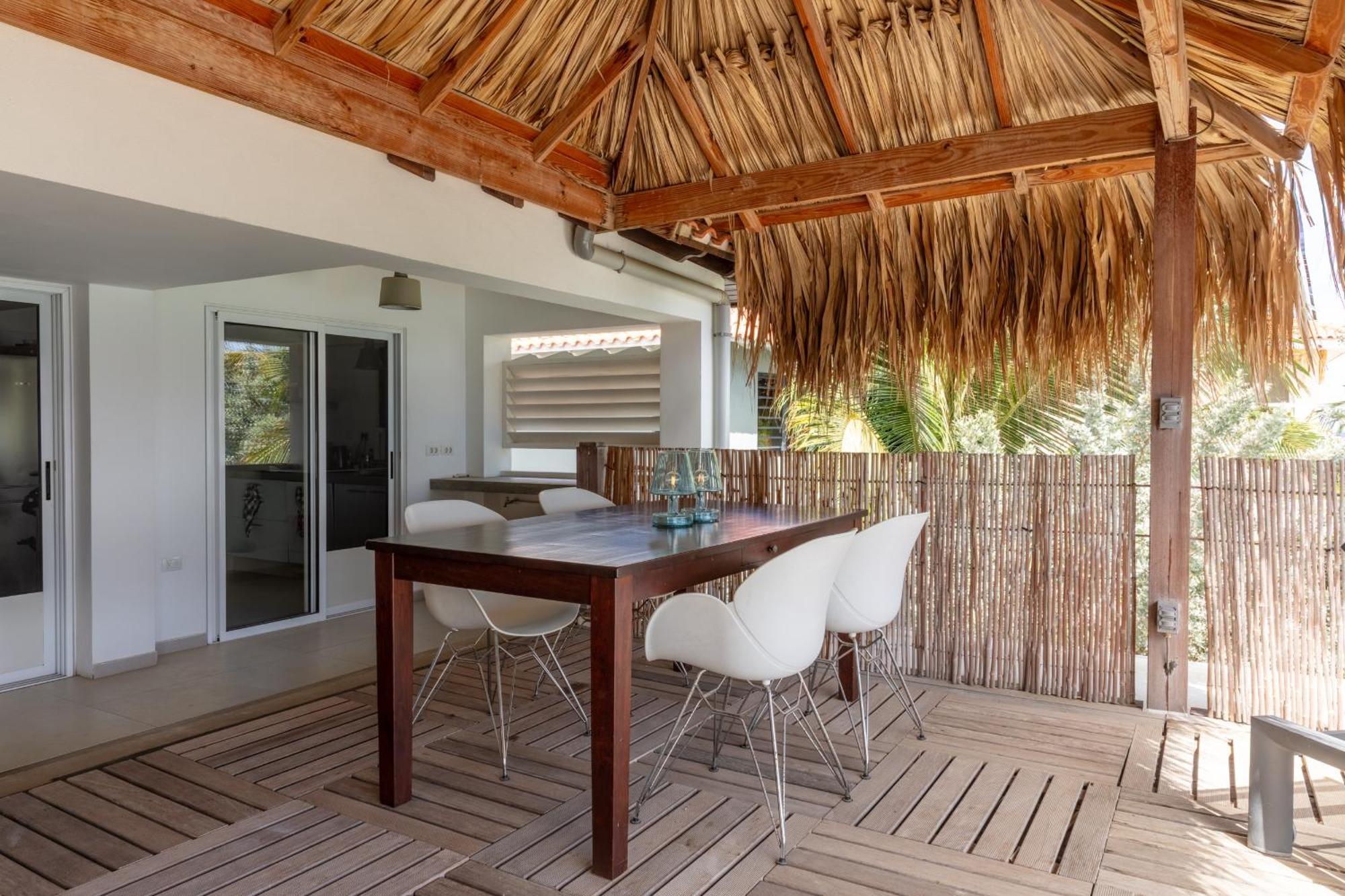 One Ocean Boutique Apartments & Suites Bonaire Playa Room photo