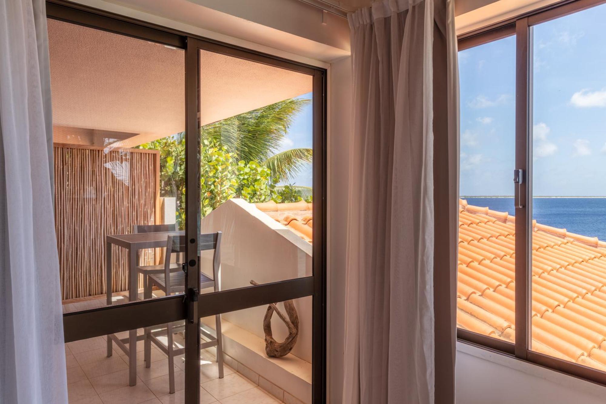 One Ocean Boutique Apartments & Suites Bonaire Playa Room photo