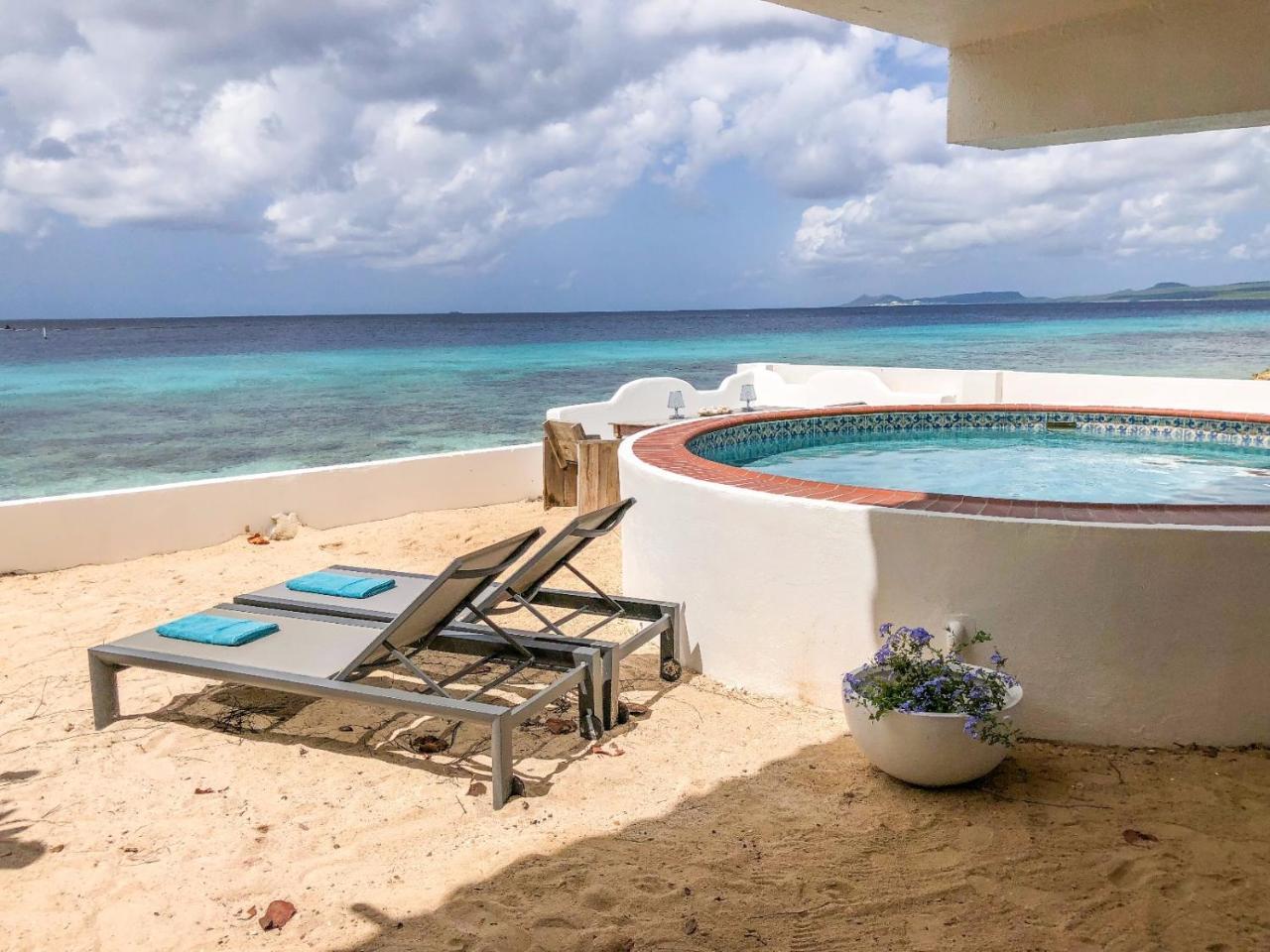 One Ocean Boutique Apartments & Suites Bonaire Kralendijk  Exterior photo